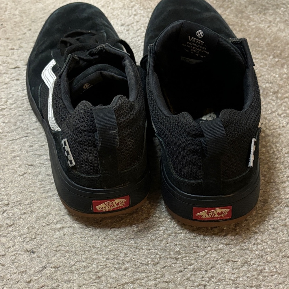 Vans Men's Black and White Sneakers - Picture 3 of 6